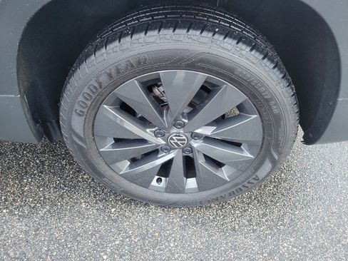 Certified 2024 Volkswagen Taos S image 31