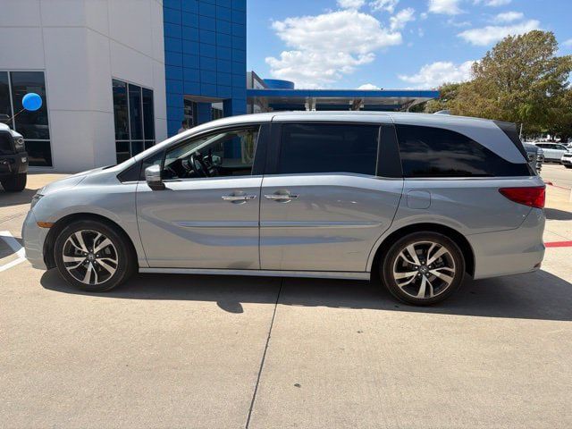 Certified 2024 Honda Odyssey Touring image 8