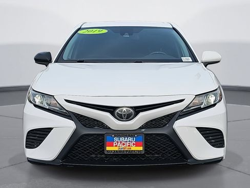 Used 2019 Toyota Camry SE w/ Carpet Mat Package image 8
