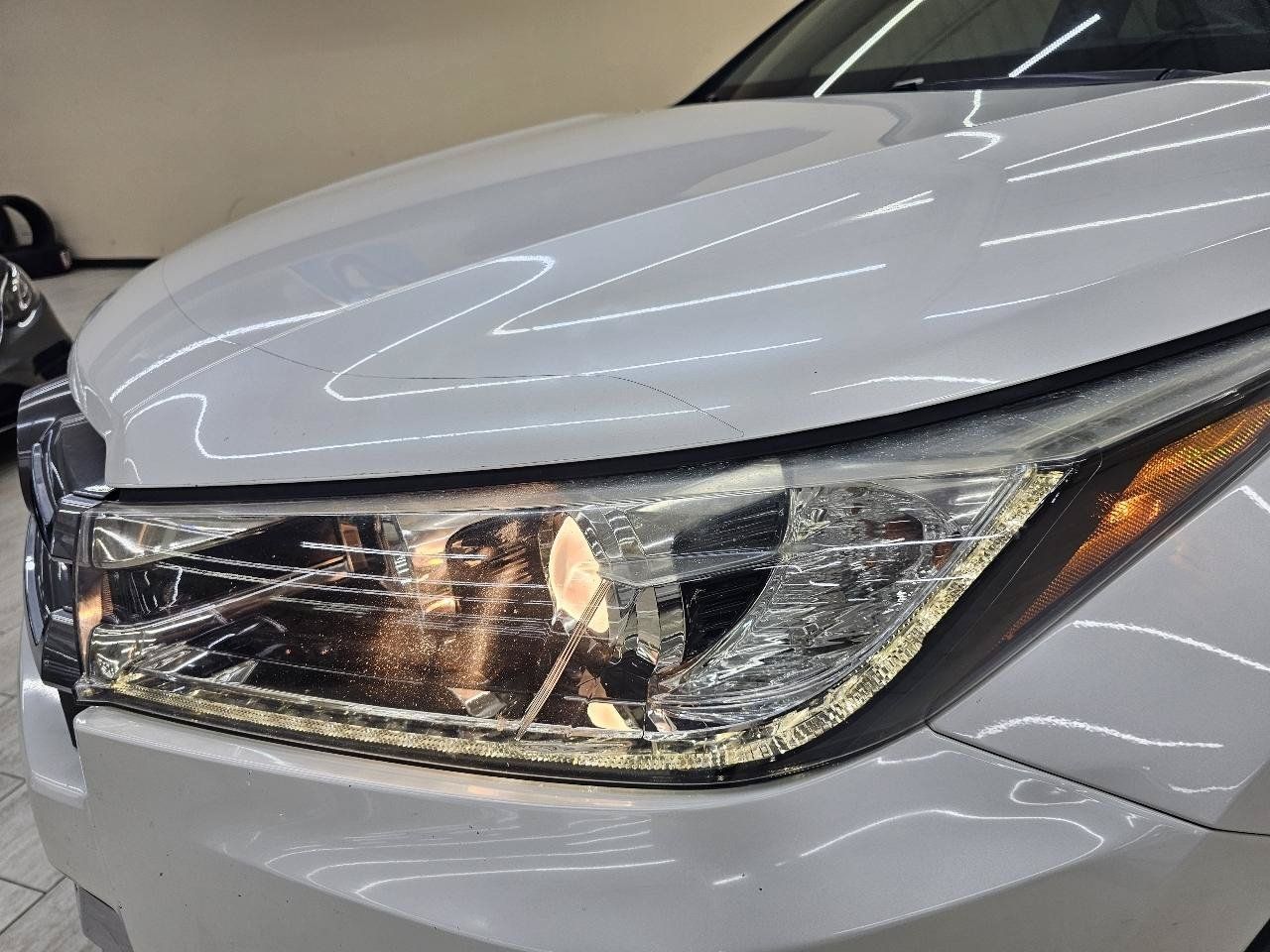 Used 2019 Toyota Highlander Limited Platinum FWD image 10