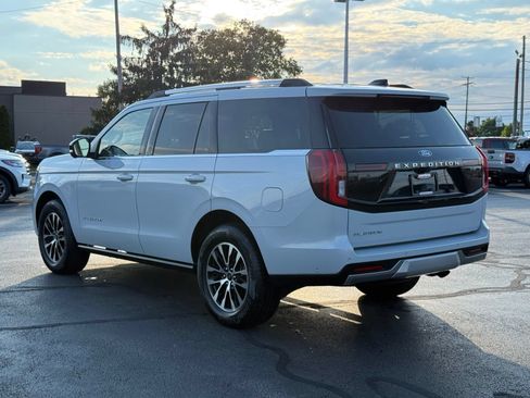 Used 2025 Ford Expedition Platinum AWD/4WD image 6