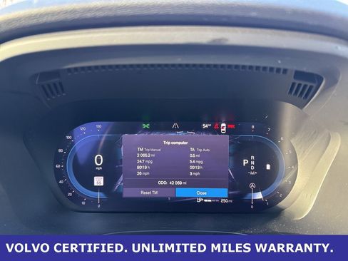 Used 2024 Volvo XC60 B5 Core w/ Protection Package Premier image 19