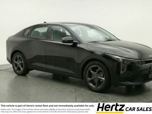 Used 2025 Kia K4 LXS image 1