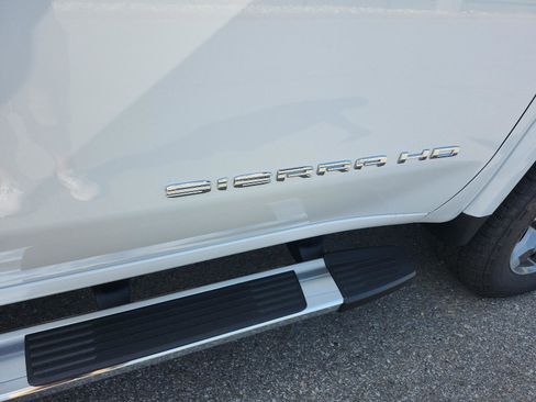 New 2026 GMC Sierra 2500 SLT w/ SLT Premium Package image 7