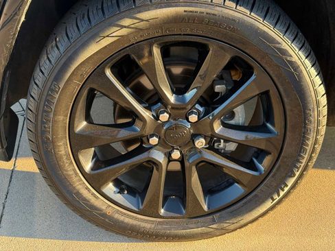 Used 2020 Jeep Grand Cherokee Altitude image 9