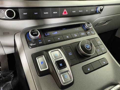 Used 2025 Hyundai Palisade SEL FWD image 33