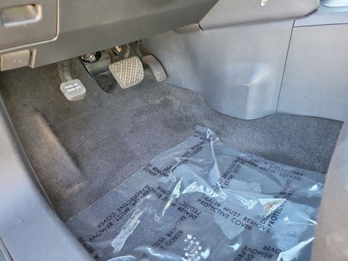 Used 2013 Nissan Rogue S FWD image 16
