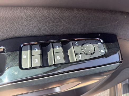 New 2026 Nissan Pathfinder SL AWD/4WD image 12
