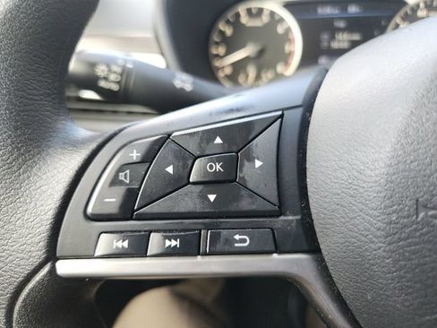 Used 2025 Nissan Altima 2.5 SV FWD image 30