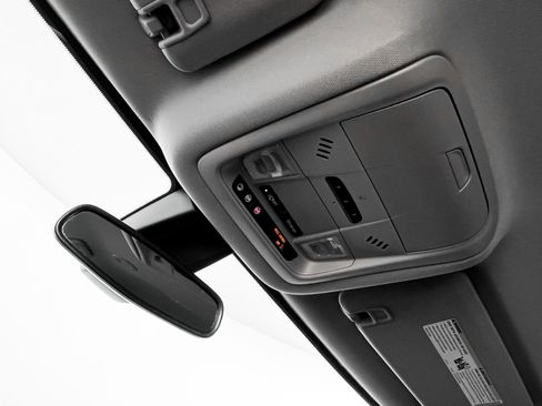 Used 2021 GMC Acadia SLT w/ Elevation Edition image 33