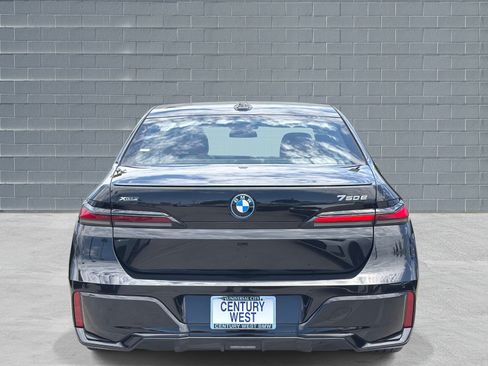 Used 2026 BMW 750e xDrive AWD/4WD image 3