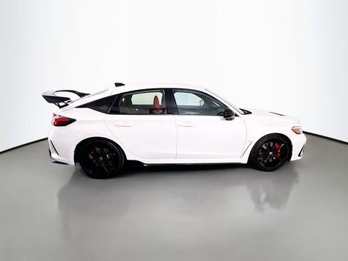 Used 2024 Honda Civic Type R image 11