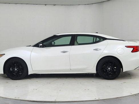Used 2017 Nissan Maxima Platinum image 4