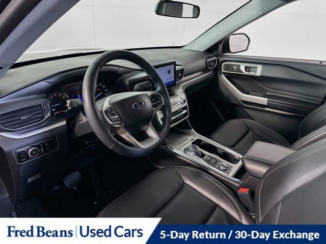 Used 2023 Ford Explorer XLT w/ Equipment Group 202A AWD/4WD image 15
