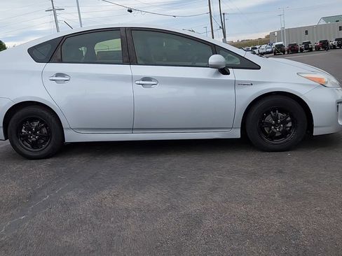 Used 2012 Toyota Prius One image 3