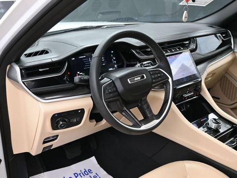 Used 2022 Jeep Grand Cherokee Limited 4xe AWD/4WD image 18