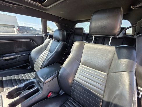 Used 2009 Dodge Challenger R/T image 16