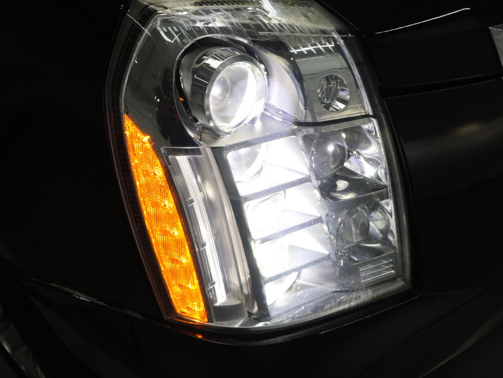 Used 2013 Cadillac Escalade ESV Platinum RWD image 29