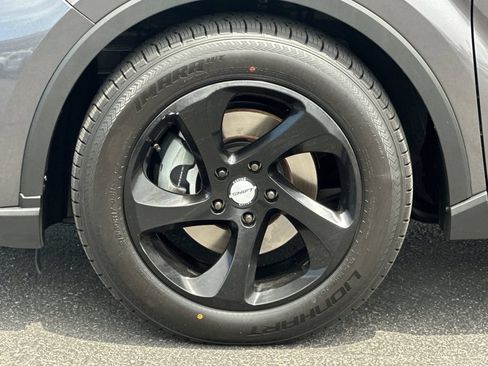 Used 2021 Toyota C-HR LE FWD image 28