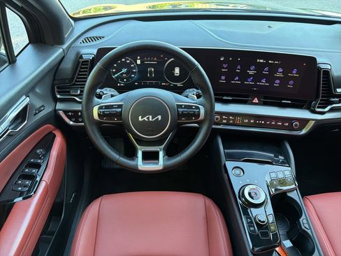 Certified 2025 Kia Sportage SX Prestige AWD/4WD image 23