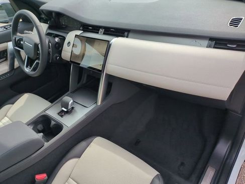 New 2026 Land Rover Discovery Sport Landmark image 19