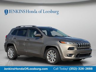 Used 2017 Jeep Cherokee Overland w/ Technology Group FWD video 1
