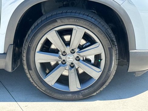 Used 2025 Honda Pilot Sport image 11