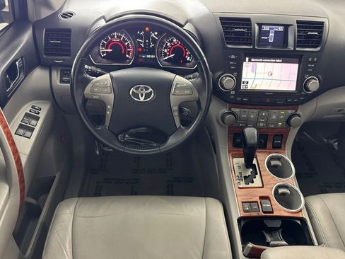 Used 2010 Toyota Highlander Limited AWD/4WD image 31