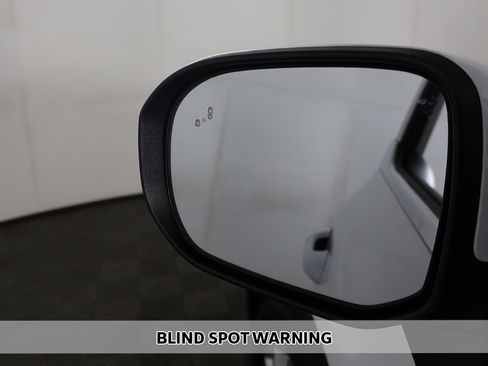 Used 2022 Kia Telluride LX image 5