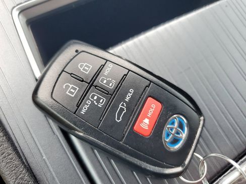 Certified 2023 Toyota Sienna XSE FWD image 24