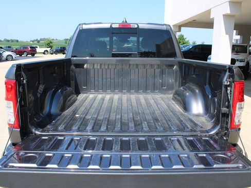 Used 2022 RAM 1500 Big Horn AWD/4WD image 9