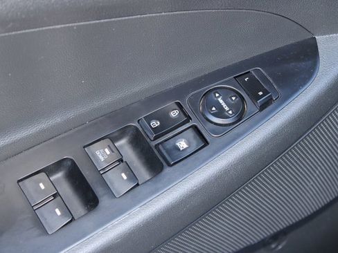 Used 2017 Hyundai Tucson SE image 18