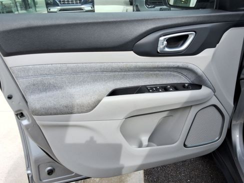 Used 2022 Jeep Compass Latitude FWD image 22