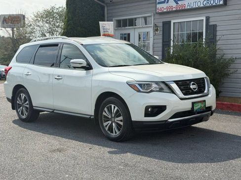 Used 2017 Nissan Pathfinder SL AWD/4WD image 4