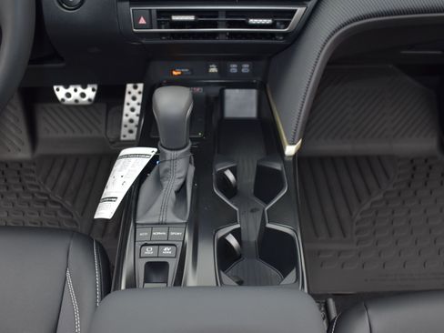 Used 2025 Toyota Camry SE image 19