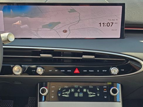 New 2026 Genesis GV70 2.5T Advanced image 13