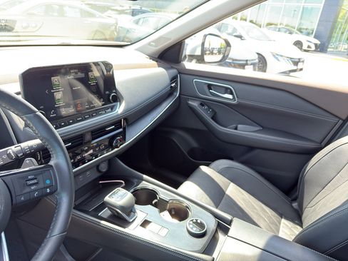 Certified 2021 Nissan Rogue Platinum AWD/4WD image 15