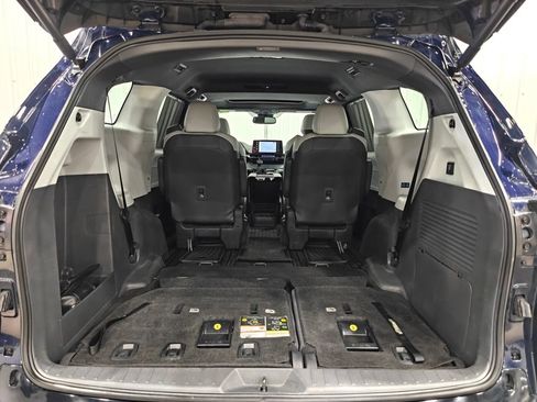 Used 2024 Toyota Sienna XSE w/ XSE Plus Package AWD/4WD image 38