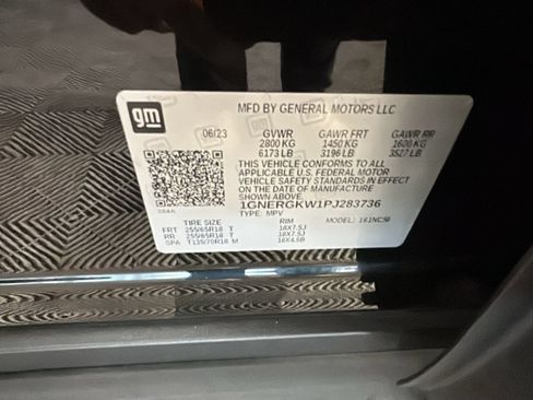 Used 2023 Chevrolet Traverse LT FWD image 11