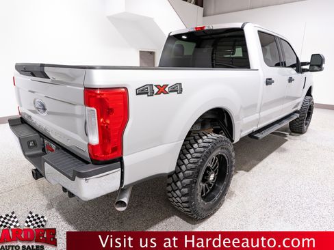 Used 2018 Ford F250 XLT AWD/4WD image 5