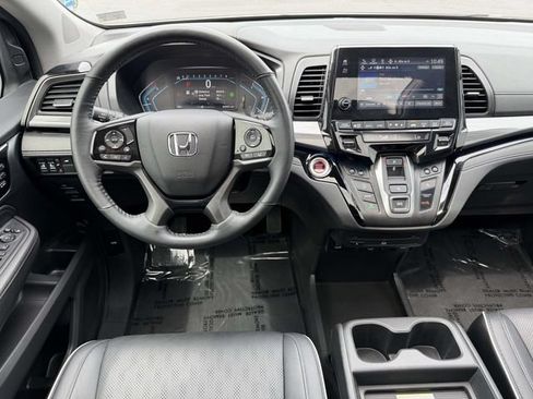 Certified 2024 Honda Odyssey Elite image 12