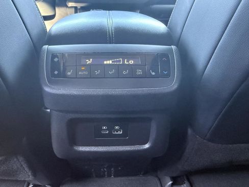 Used 2022 Nissan Pathfinder SL w/ SL Premium Package image 19