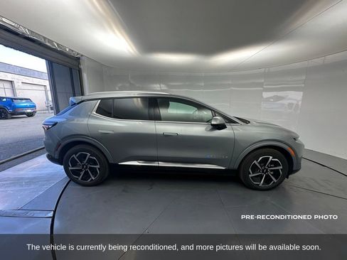 Used 2025 Chevrolet Equinox EV LT w/ Convenience Package image 7