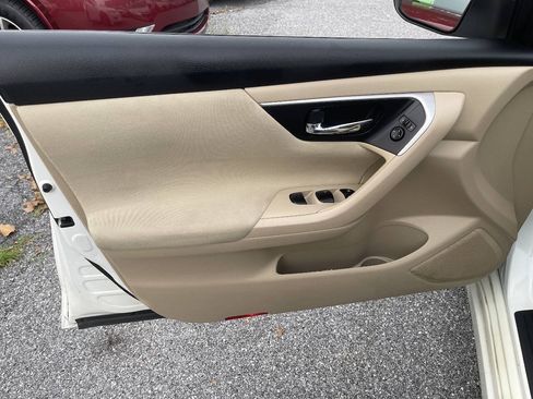 Used 2015 Nissan Altima 2.5 S w/ Sport Value Package FWD image 12