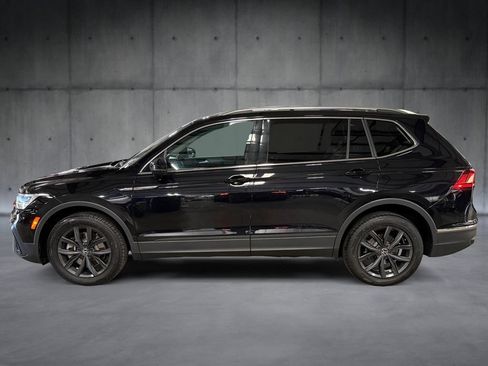 Used 2024 Volkswagen Tiguan SE FWD image 2