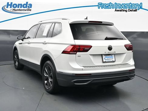 Used 2023 Volkswagen Tiguan SE w/ Panoramic Sunroof Package FWD image 8
