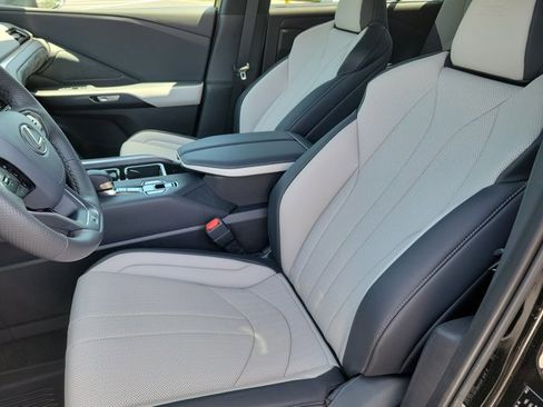 Used 2026 Lexus TX 500h AWD w/ Technology Package image 12