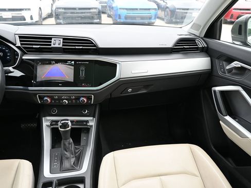 Used 2023 Audi Q3 2.0T Premium AWD/4WD image 24