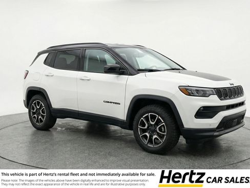 Used 2025 Jeep Compass Trailhawk AWD/4WD image 1