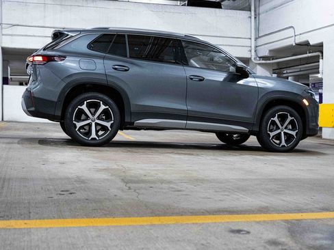 New 2025 Volkswagen Tiguan SE image 7